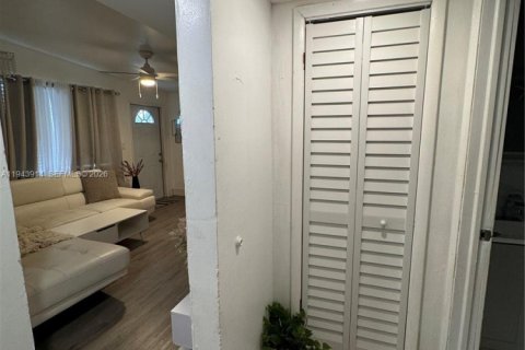 Villa ou maison à louer à West Park, Floride: 3 chambres, 77.95 m2 № 2001616 - photo 14