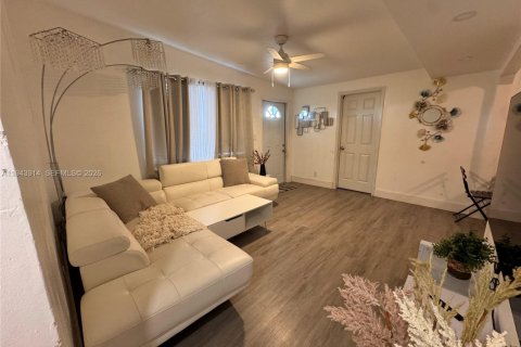 Villa ou maison à louer à West Park, Floride: 3 chambres, 77.95 m2 № 2001616 - photo 9