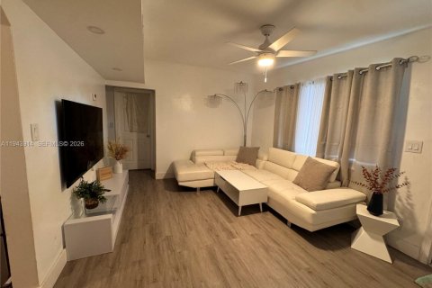 Villa ou maison à louer à West Park, Floride: 3 chambres, 77.95 m2 № 2001616 - photo 6