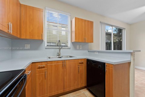 Townhouse in Homestead, Florida 4 bedrooms, 182.55 sq.m. № 2031012 - photo 12