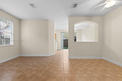 Townhouse in Homestead, Florida 4 bedrooms, 182.55 sq.m. № 2031012 - photo 5