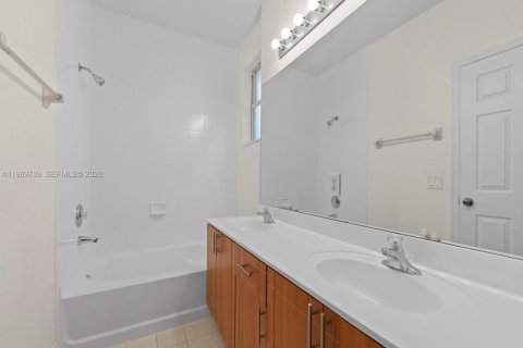 Townhouse in Homestead, Florida 4 bedrooms, 182.55 sq.m. № 2031012 - photo 29