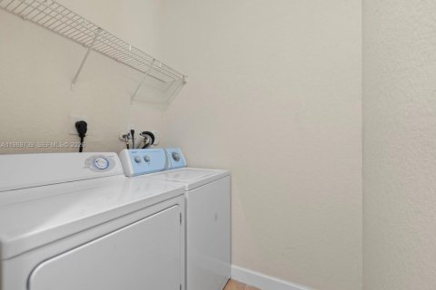 Townhouse in Homestead, Florida 4 bedrooms, 182.55 sq.m. № 2031012 - photo 20