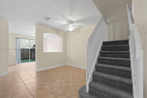 Townhouse in Homestead, Florida 4 bedrooms, 182.55 sq.m. № 2031012 - photo 3