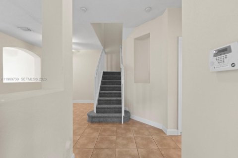 Townhouse in Homestead, Florida 4 bedrooms, 182.55 sq.m. № 2031012 - photo 2