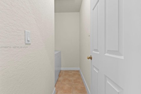 Townhouse in Homestead, Florida 4 bedrooms, 182.55 sq.m. № 2031012 - photo 19