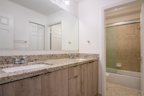 Villa ou maison à louer à Weston, Floride: 4 chambres, 263.47 m2 № 1942366 - photo 23