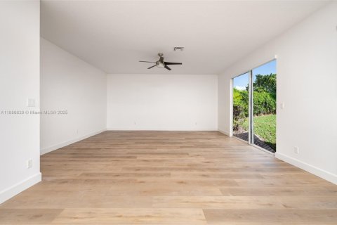 Villa ou maison à louer à Weston, Floride: 4 chambres, 263.47 m2 № 1942366 - photo 19