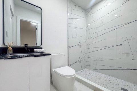 House in Miami, Florida 3 bedrooms, 105.35 sq.m. № 2401282 - photo 14