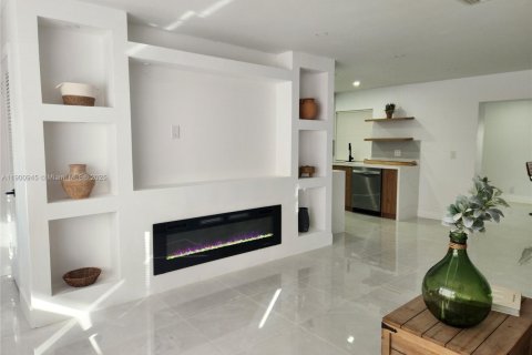 House in Plantation, Florida 2 bedrooms, 133.59 sq.m. № 1952208 - photo 11