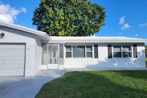 House in Plantation, Florida 2 bedrooms, 133.59 sq.m. № 1952208