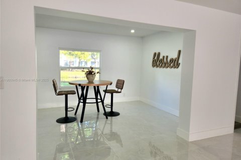 House in Plantation, Florida 2 bedrooms, 133.59 sq.m. № 1952208 - photo 7