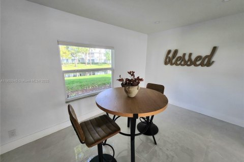 House in Plantation, Florida 2 bedrooms, 133.59 sq.m. № 1952208 - photo 8