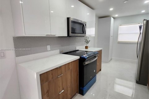 House in Plantation, Florida 2 bedrooms, 133.59 sq.m. № 1952208 - photo 17