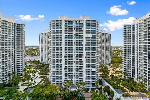 Condominio en venta en Aventura, Florida, 3 dormitorios, 203.46 m2 № 2022607 - foto 30