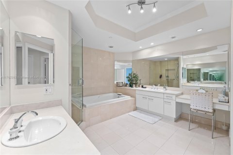 Condominio en venta en Aventura, Florida, 3 dormitorios, 203.46 m2 № 2022607 - foto 10
