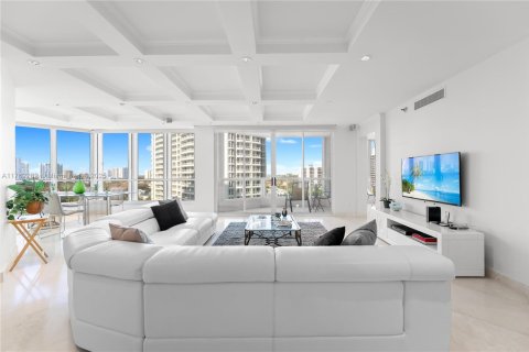 Condominio en Aventura, Florida, 3 dormitorios  № 2022607