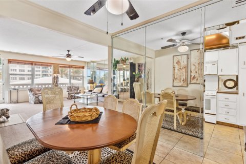 Copropriété à louer à Fort Lauderdale, Floride: 2 chambres, 102.19 m2 № 1160406 - photo 1