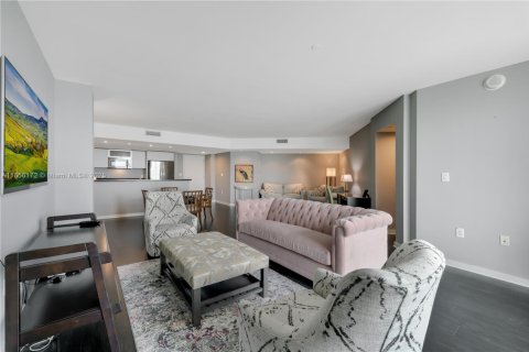 Copropriété à vendre à Miami, Floride: 2 chambres, 125.42 m2 № 1765032 - photo 13
