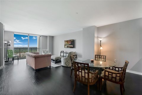 Copropriété à vendre à Miami, Floride: 2 chambres, 125.42 m2 № 1765032 - photo 14