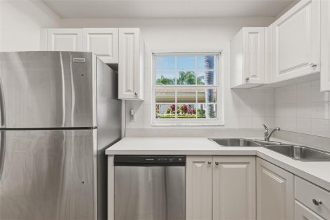 Condominio en alquiler en Sarasota, Florida, 2 dormitorios, 99.22 m2 № 2106202 - foto 9