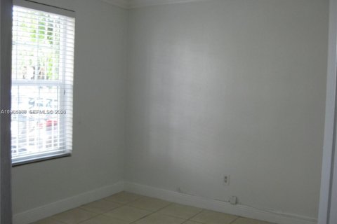 Apartamento en alquiler en Miami, Florida, 2 dormitorios, 65.87 m2 № 2026127 - foto 13