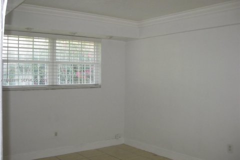 Apartamento en alquiler en Miami, Florida, 2 dormitorios, 65.87 m2 № 2026127 - foto 12