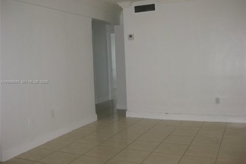 Apartamento en alquiler en Miami, Florida, 2 dormitorios, 65.87 m2 № 2026127 - foto 6
