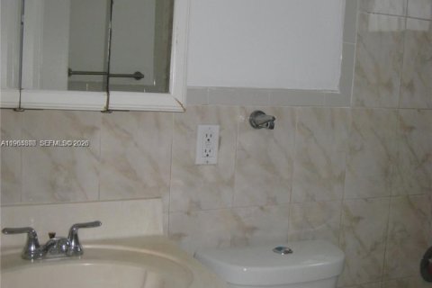 Apartamento en alquiler en Miami, Florida, 2 dormitorios, 65.87 m2 № 2026127 - foto 10