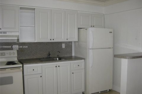 Apartamento en alquiler en Miami, Florida, 2 dormitorios, 65.87 m2 № 2026127 - foto 4