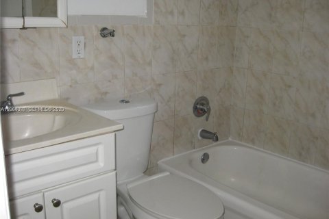 Apartamento en alquiler en Miami, Florida, 2 dormitorios, 65.87 m2 № 2026127 - foto 11