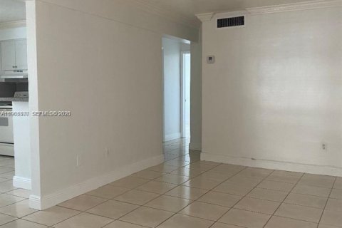 Apartamento en alquiler en Miami, Florida, 2 dormitorios, 65.87 m2 № 2026127 - foto 7
