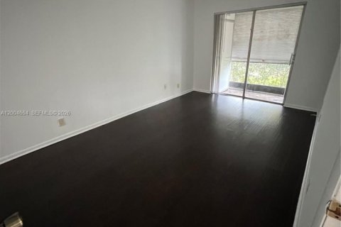 Condo in Coral Springs, Florida, 1 bedroom  № 2068716 - photo 8