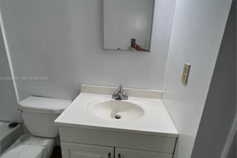 Condo in Coral Springs, Florida, 1 bedroom  № 2068716 - photo 11