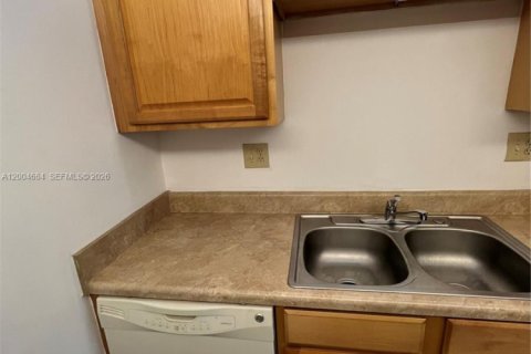 Condo in Coral Springs, Florida, 1 bedroom  № 2068716 - photo 3