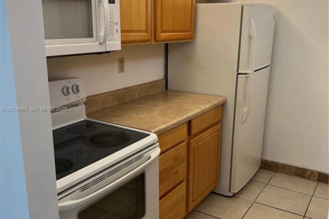Condo in Coral Springs, Florida, 1 bedroom  № 2068716