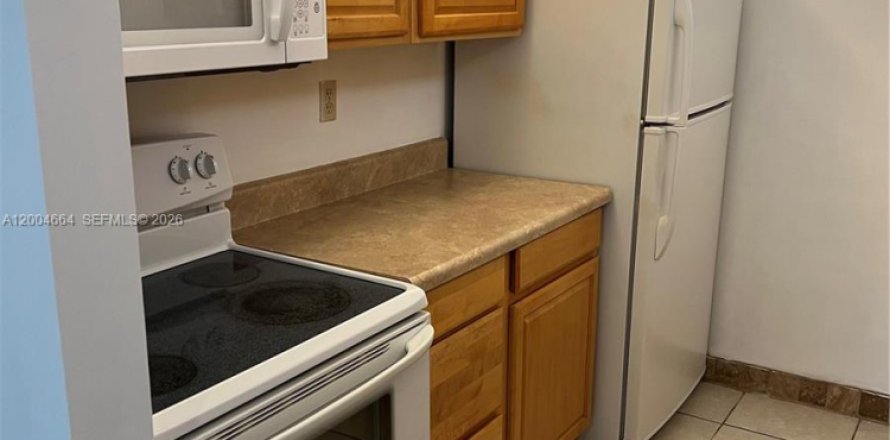 Condo in Coral Springs, Florida, 1 bedroom  № 2068716