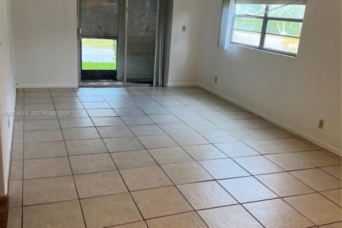 Condo in Coral Springs, Florida, 1 bedroom  № 2068716 - photo 5
