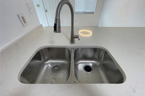 Casa en alquiler en Pinellas Park, Florida, 2 dormitorios, 90.58 m2 № 1872943 - foto 10