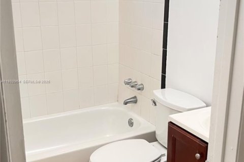 Propiedad comercial en venta en Davie, Florida, 184.13 m2 № 1991788 - foto 13