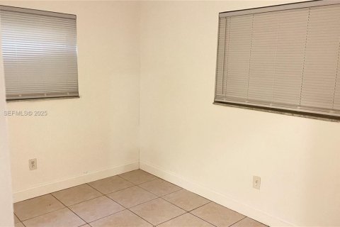 Propiedad comercial en venta en Davie, Florida, 184.13 m2 № 1991788 - foto 11