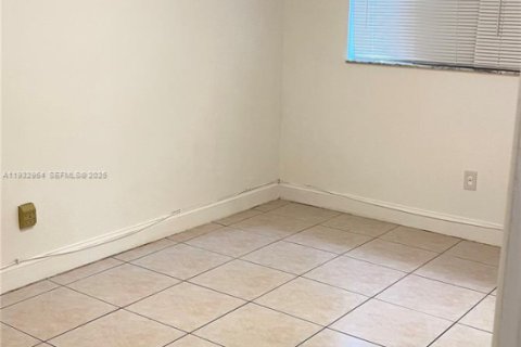 Propiedad comercial en venta en Davie, Florida, 184.13 m2 № 1991788 - foto 10