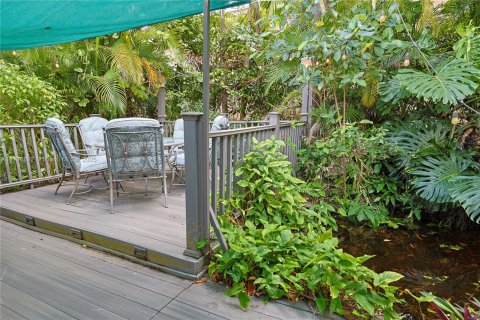 House in Miami, Florida 3 bedrooms, 192.77 sq.m. № 1752157 - photo 13