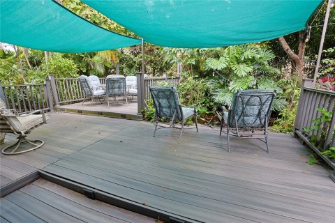 House in Miami, Florida 3 bedrooms, 192.77 sq.m. № 1752157 - photo 8
