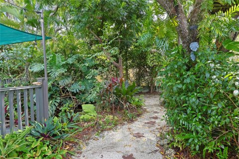 House in Miami, Florida 3 bedrooms, 192.77 sq.m. № 1752157 - photo 17