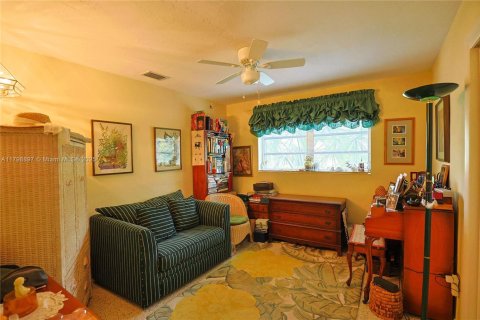 House in Miami, Florida 3 bedrooms, 192.77 sq.m. № 1752157 - photo 11