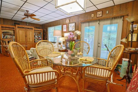 House in Miami, Florida 3 bedrooms, 192.77 sq.m. № 1752157 - photo 3