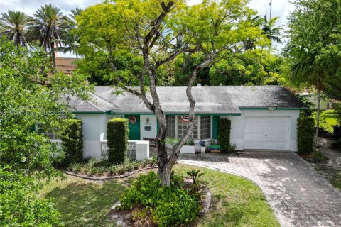 House in Miami, Florida 3 bedrooms, 192.77 sq.m. № 1752157 - photo 21