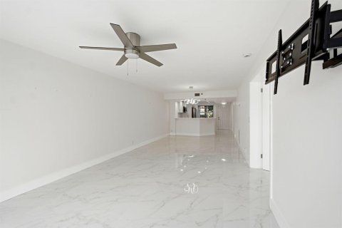 Copropriété à louer à West Palm Beach, Floride: 2 chambres, 109.44 m2 № 2387106 - photo 7