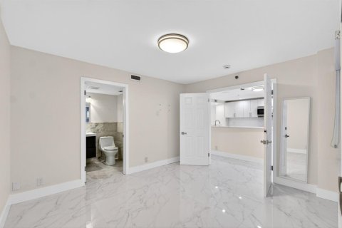 Copropriété à louer à West Palm Beach, Floride: 2 chambres, 109.44 m2 № 2387106 - photo 15